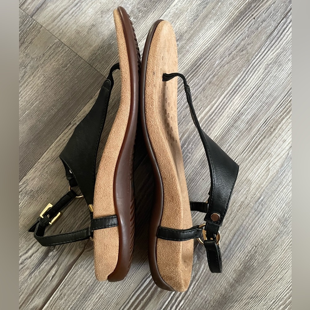 Vionic Kirra Black Leather Sandals - Picture 5 of 12